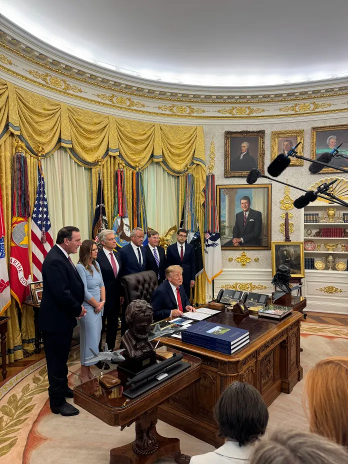 Trump in Oval Office