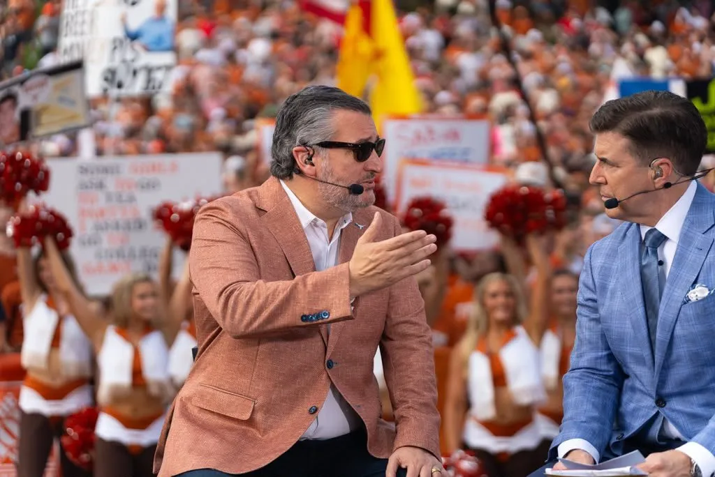 Cruz faces rowdy crowd at College GameDay while promoting the Protect College Sports Act