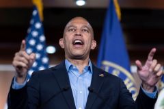Jeffries won’t rule out kicking off committees centrist Democrats who backed condemning socialism