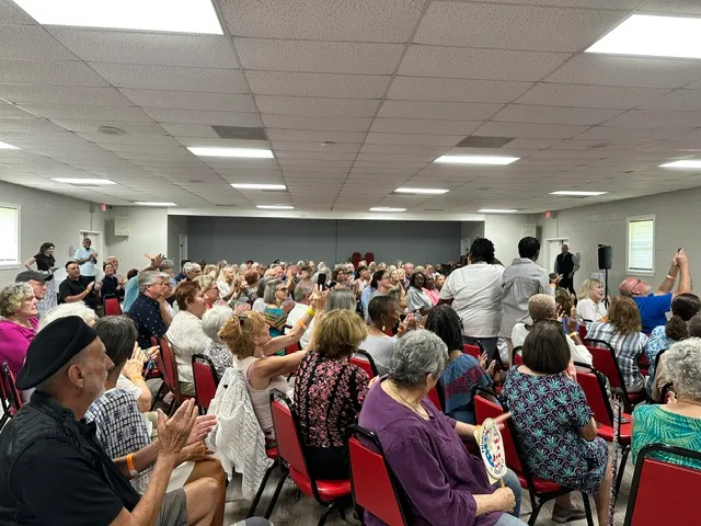 Democrats in Hardeeville, South Carolina, listen to Newsom talk 