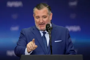 Ted Cruz faces mixed reception on his 2028 plans at RNC convention