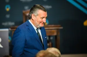 Ted Cruz stakes out a middle ground on AI compared to Trump and Vance