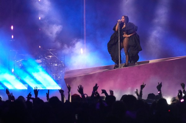 Rap phenom Nicki Minaj to rally alongside Trump in metro Detroit Sunday