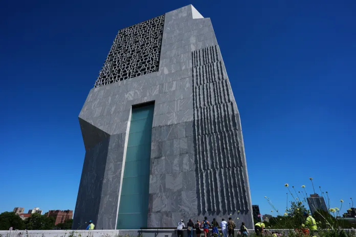 Obama presidential center’s costs balloon to $1 billion after initial $300 million estimate