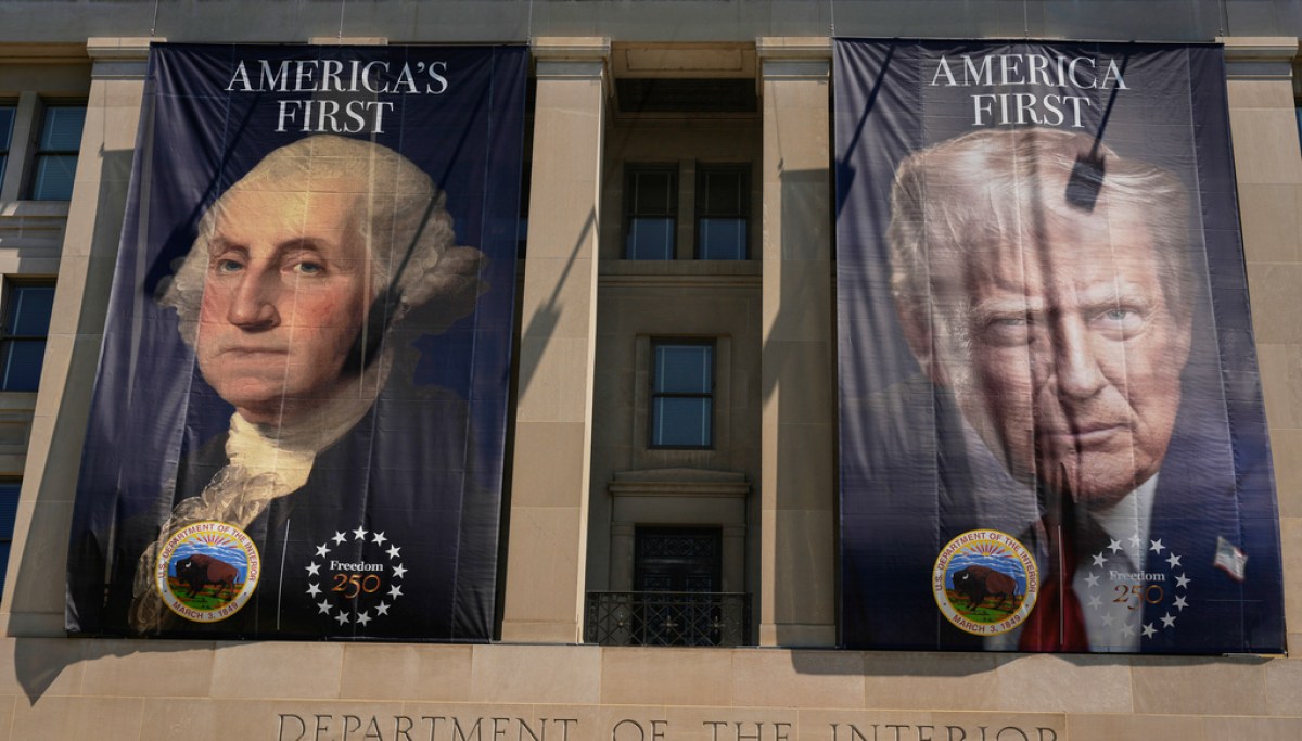 Raskin introduces bill to put Trump ‘propaganda’ in Smithsonian museum