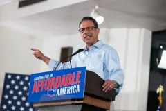 Josh Shapiro hopes his Pennsylvania coattails can flip the House for Democrats