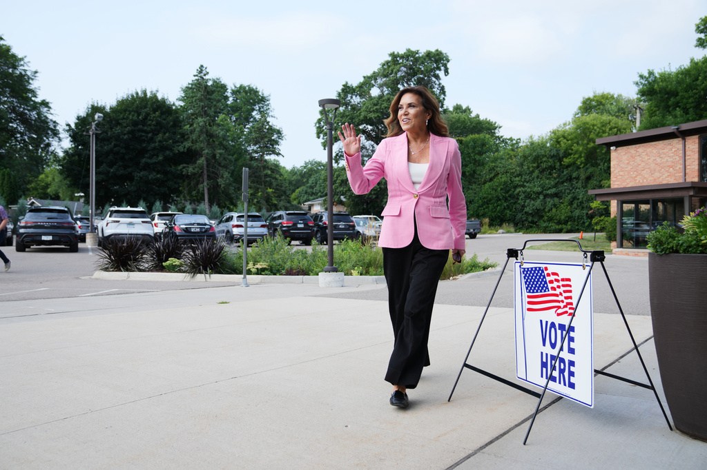 Michele Tafoya.