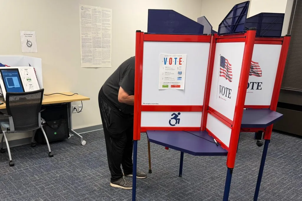 Early voting hits 18 million after first week