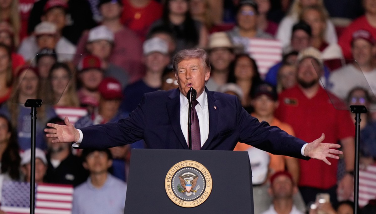 Trump planning a 10-state travel blitz in the midterms’ closing stages — visiting all but one battleground