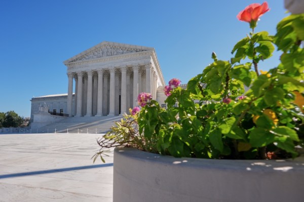 DOJ pulls Supreme Court into FCC fight over favorable campaign ad rates
