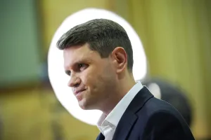 Talarico spotted in public after 13-day absence from campaign trail