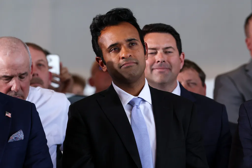 Vivek Ramaswamy lags behind Democrat Amy Acton in race to keep Ohio governor seat red