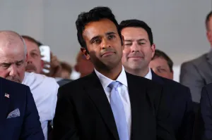Vivek Ramaswamy lags behind Democrat Amy Acton in race to keep Ohio governor seat red