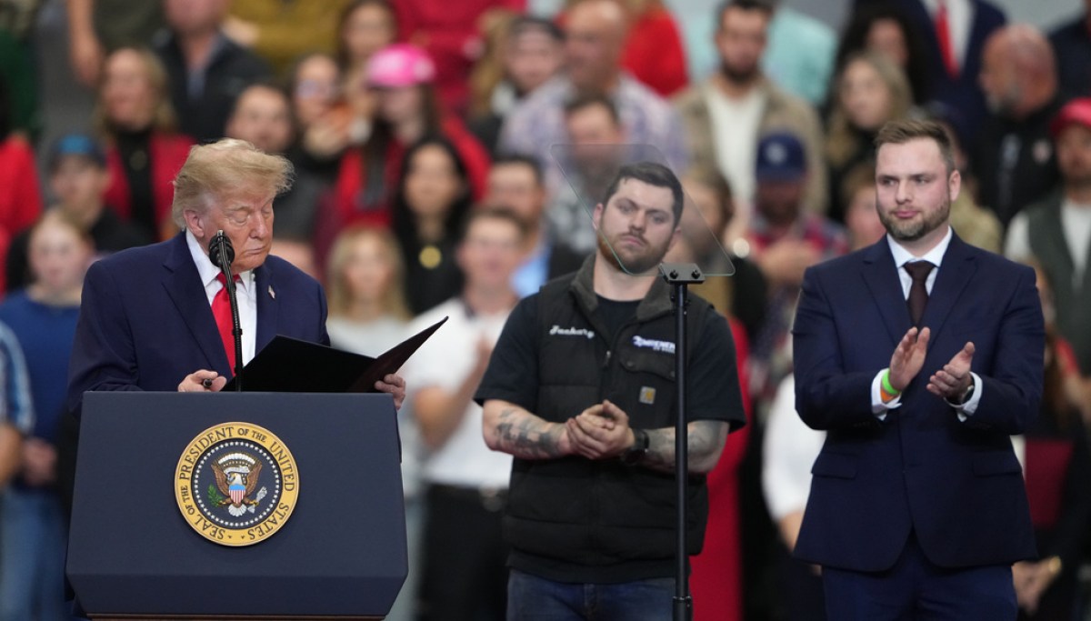 Trump pardons two truckers at Alaska rally: ‘Clean as a newborn baby’s a**’