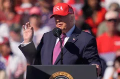 Trump says government ‘leakers should be shot’