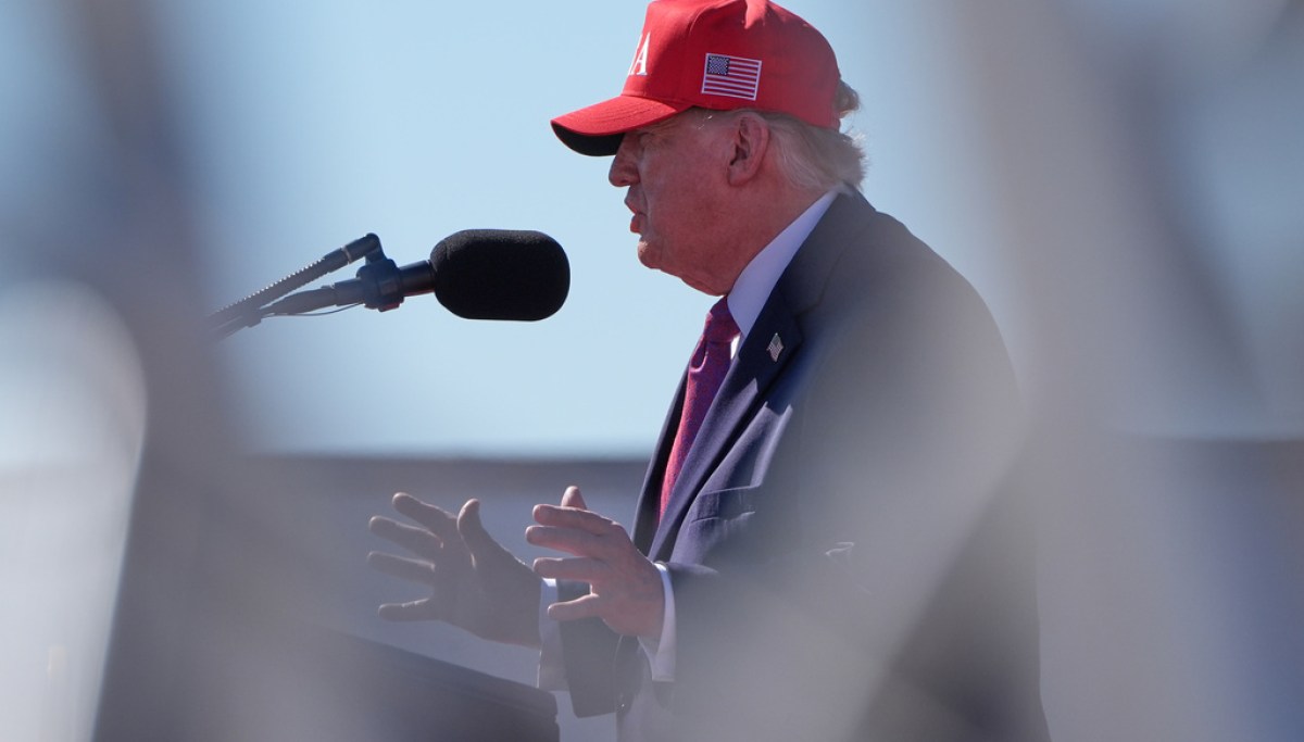 Trump asks Arizonans to vote in honor of Charlie Kirk: ‘Let’s have a big victory’