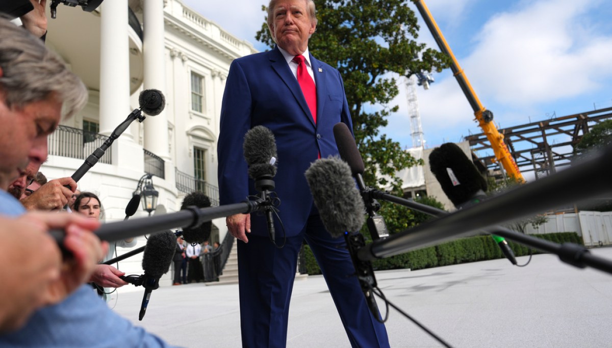 Trump says he doesn’t know who ordered Starshield throttle in Ukraine