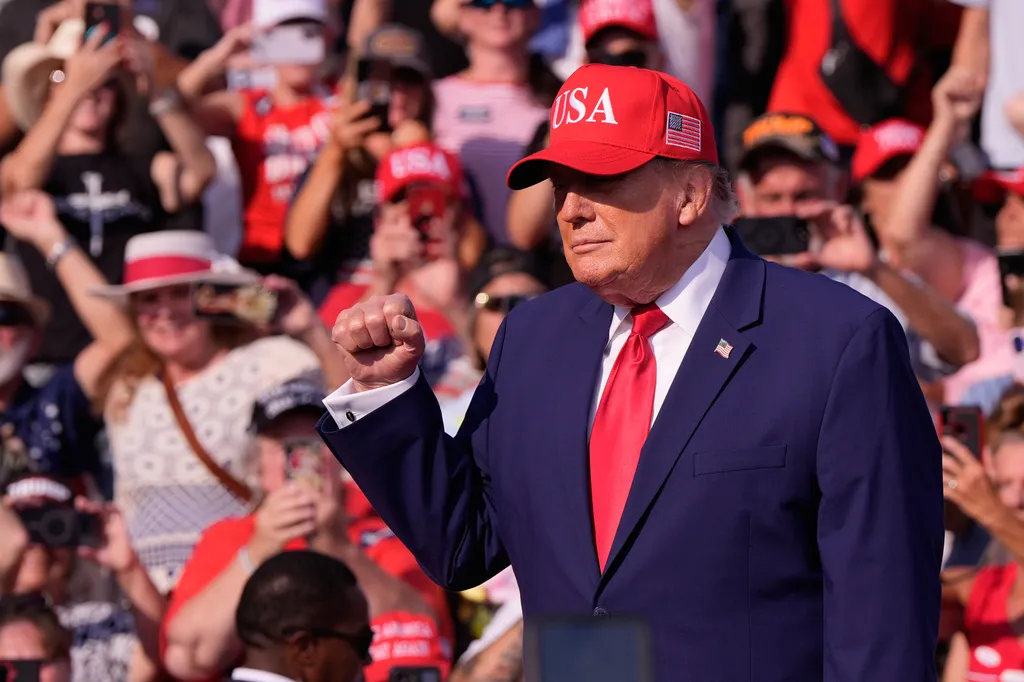 Trump rallies for Mike Collins and Rick Jackson in Georgia