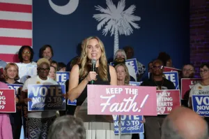 Many of Annie Andrews’s supposed Republican backers have history of supporting Democrats
