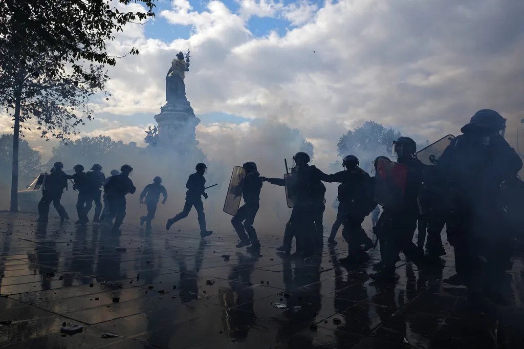Police and rioters in Paris.