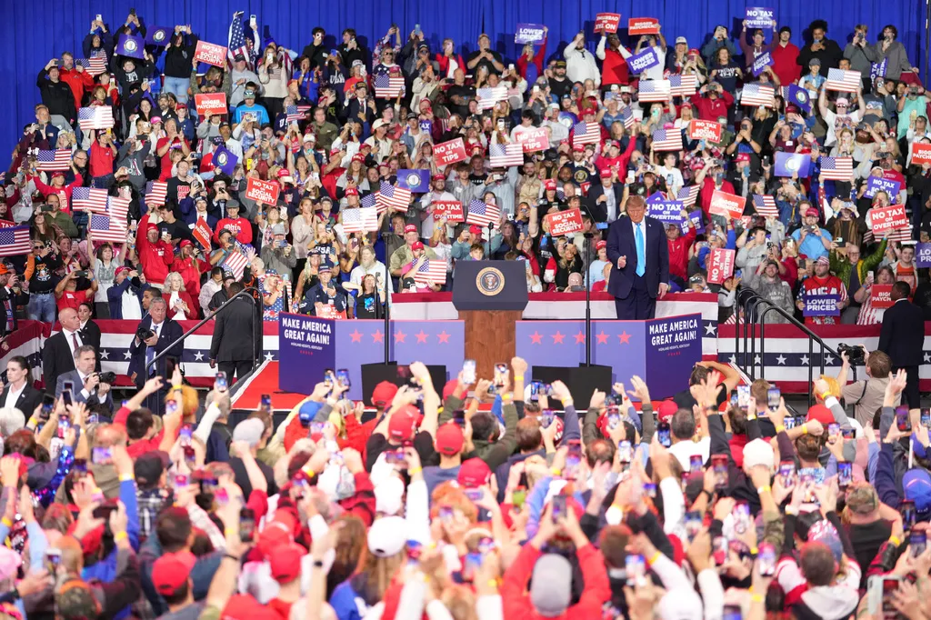 Trump’s Kentucky rally features more talk about other states’ candidates than Barr or Gallrein