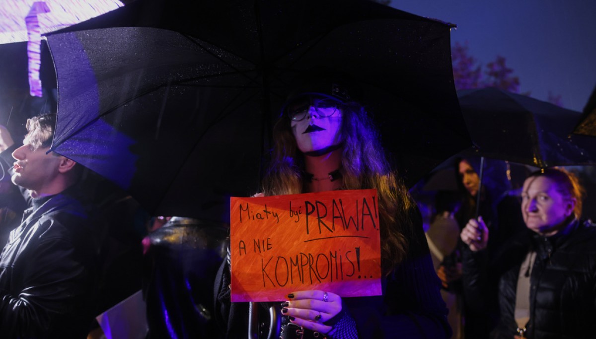 Polish Left pushing abortion liberalization through parliament despite looming presidential veto
