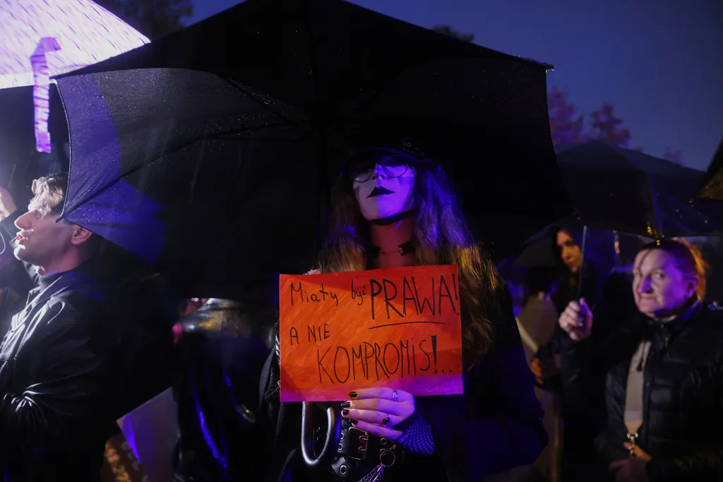 Polish Left pushing abortion liberalization through parliament despite looming presidential veto