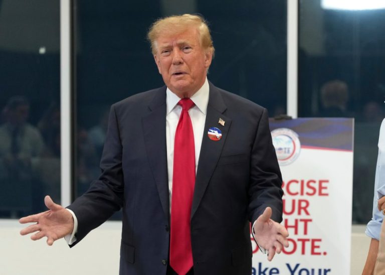 PALM BEACH COUNTY — President Donald Trump voiced openness toward preemptively pardoning junior officials within his administration to shield them from potential Democratic-led Congressional probes following the 2026 midterm elections. (AP Photo/Mark Schiefelbein)