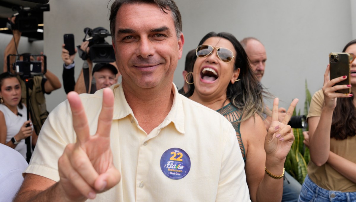 Flavio Bolsonaro to be issued visa by State Department after fleeing Brazil