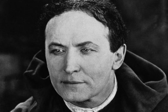 Fox Nation brings Harry Houdini back to life in entirely AI documentary series