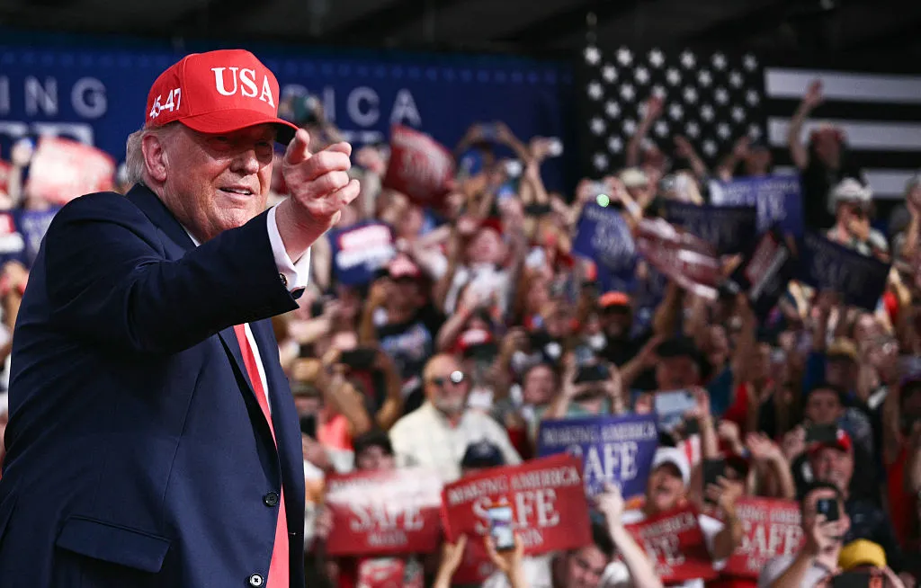 Trump bets big on ‘transactional politics’ in last month of midterm sprint