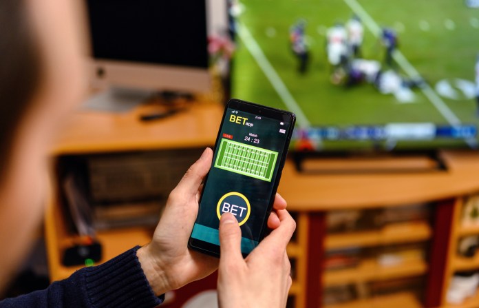 NFL gagnrýnt fyrir heikla afstöðu til fjárhættuspila þrátt fyrir milljónatekjur