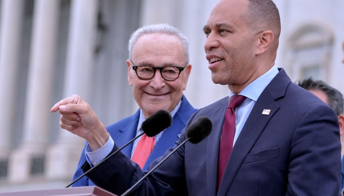 Why experts aren’t sold on Democrats’ polling advantage