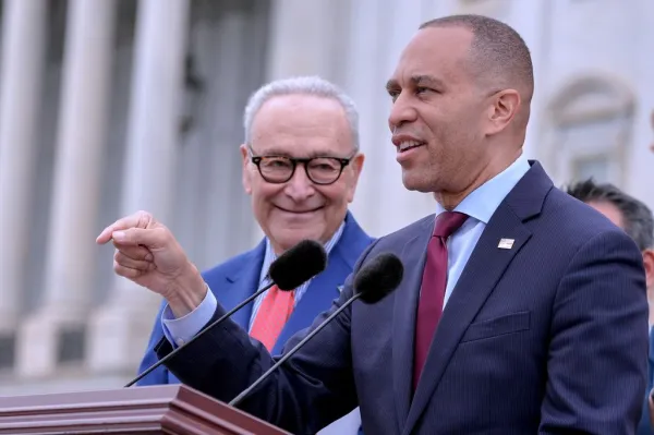 Why experts aren’t sold on Democrats’ polling advantage